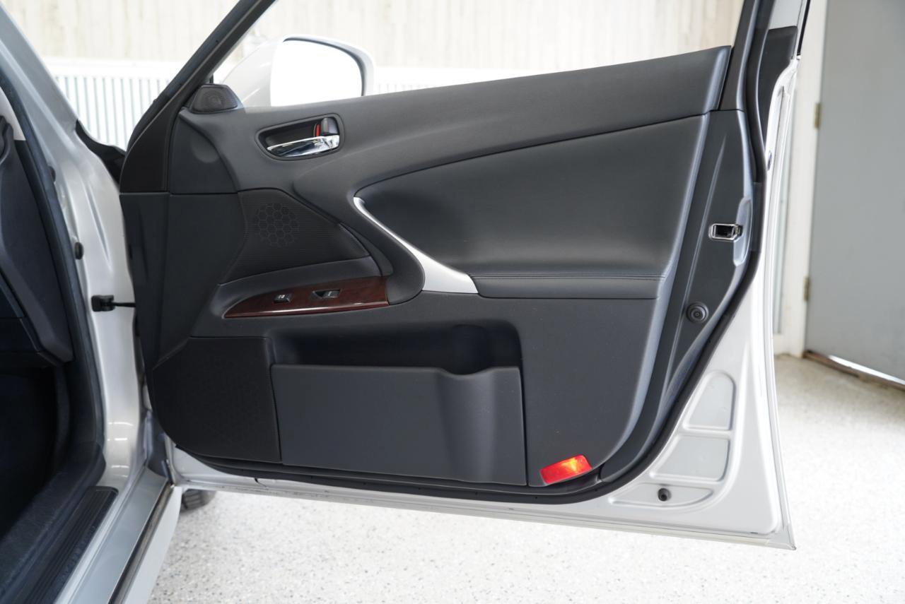 Used 2007 Lexus IS 250 image 32