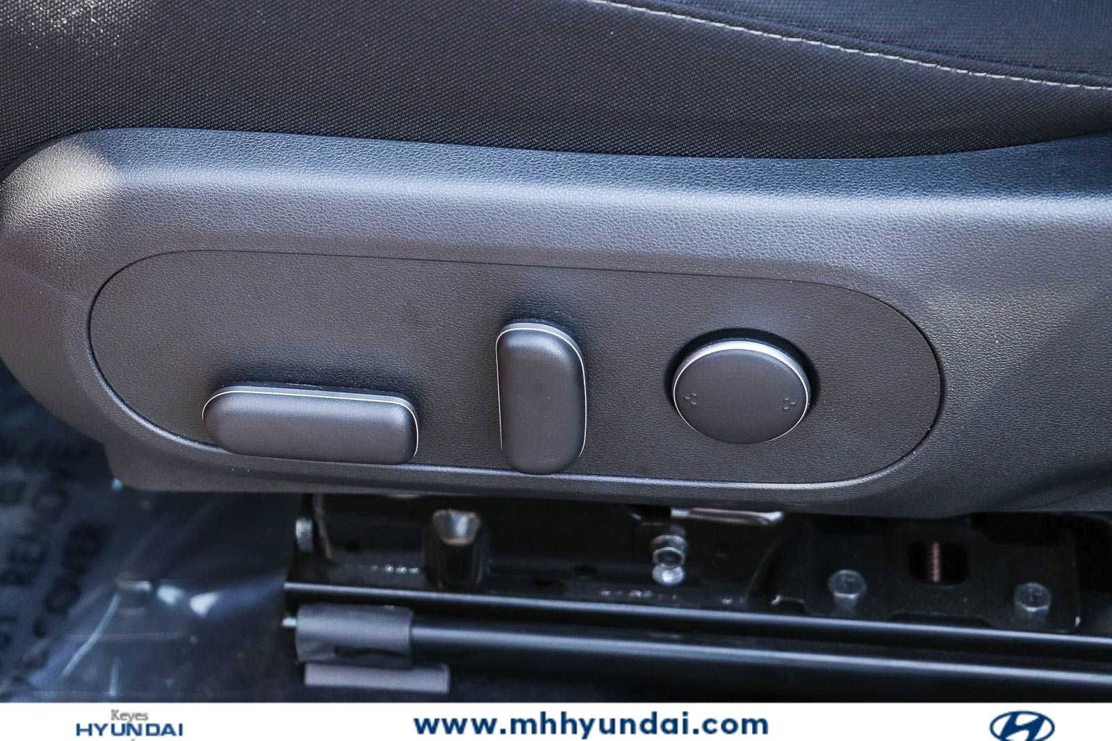 Certified 2025 Hyundai Kona SEL AWD/4WD image 20