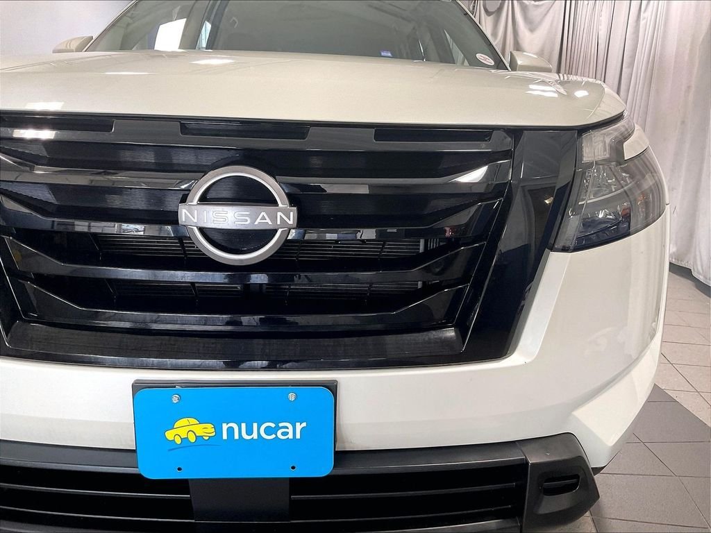 Used 2024 Nissan Pathfinder SV w/ Black Appearance Package AWD/4WD image 32