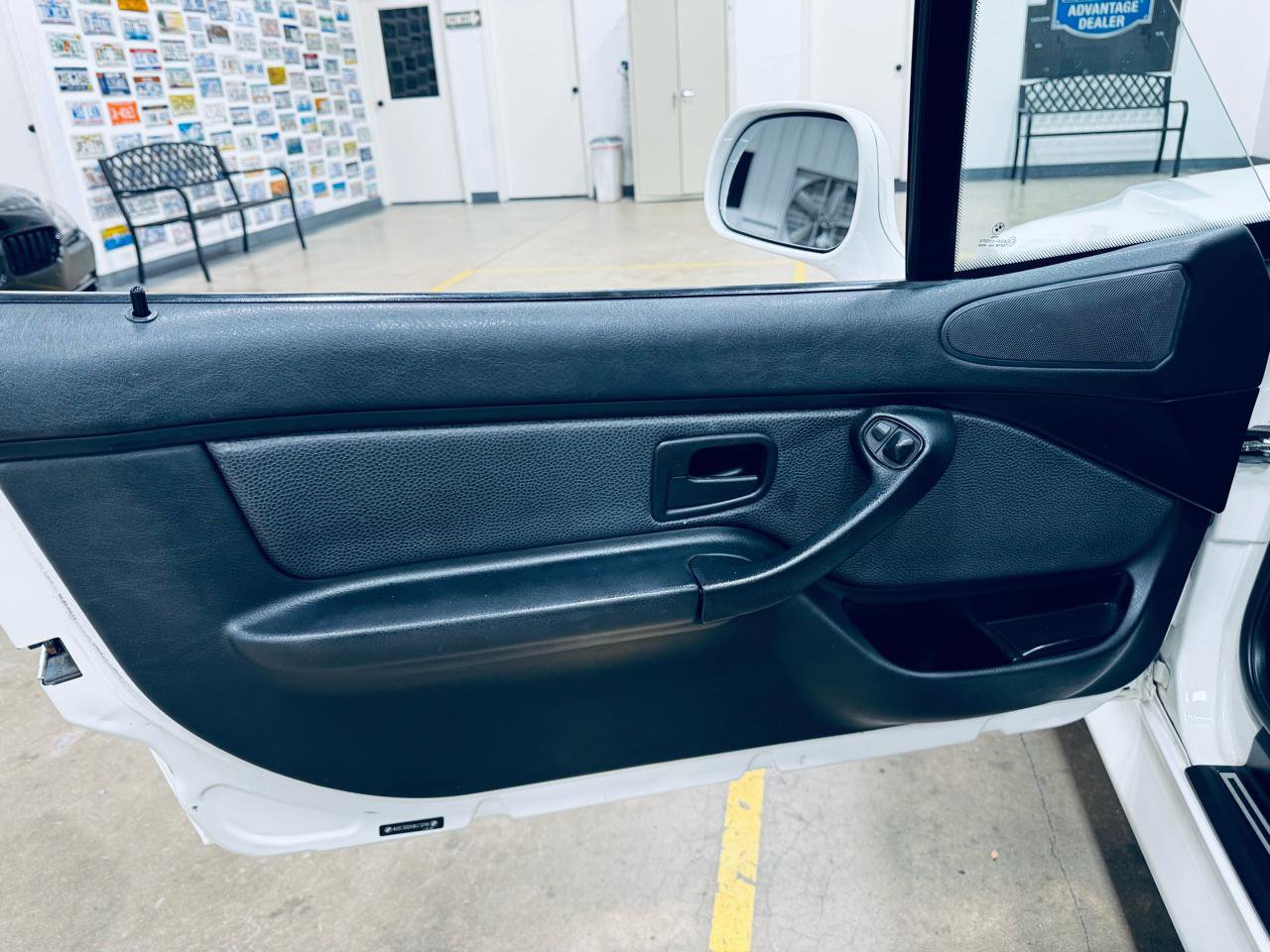 Used 1998 BMW Z3 2.8 RWD image 31