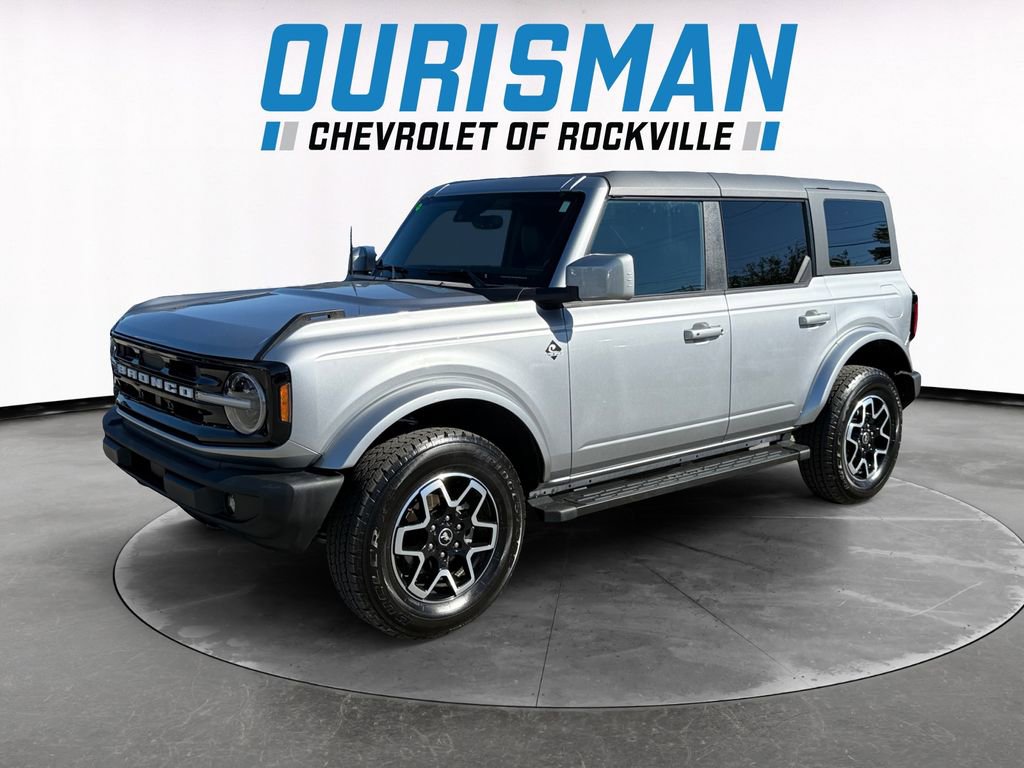 Used 2024 Ford Bronco Outer Banks image 2
