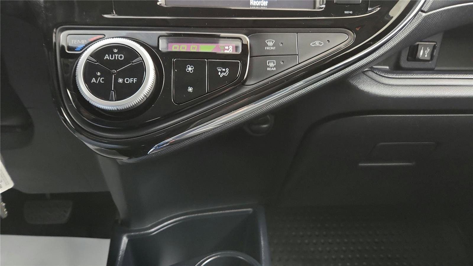 Certified 2019 Toyota Prius C image 30