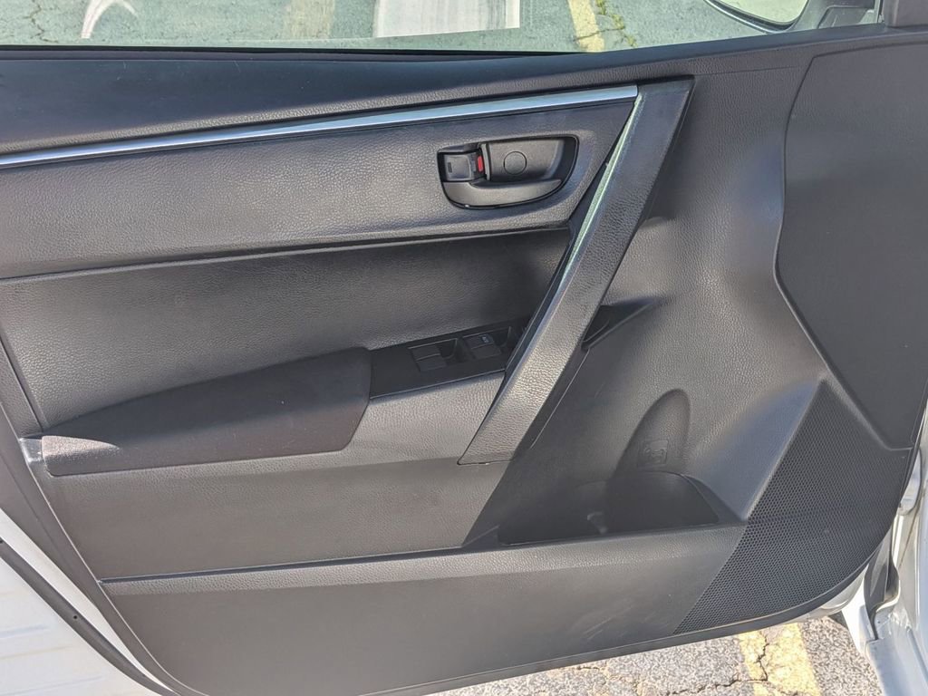 Used 2014 Toyota Corolla L FWD image 13