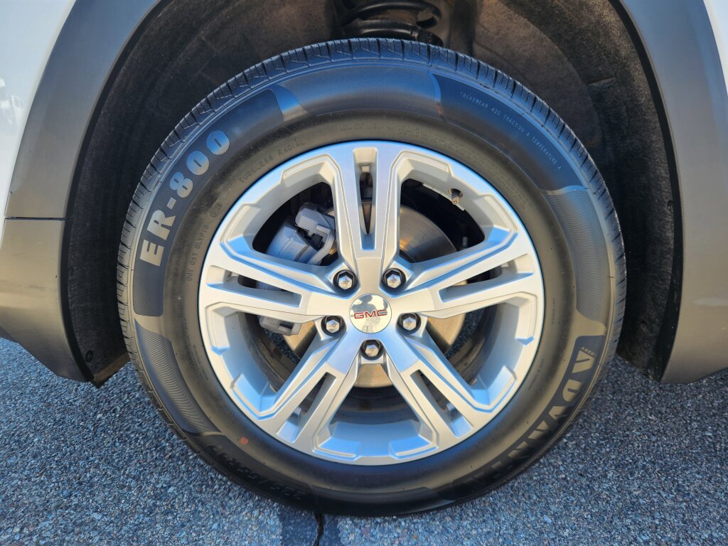 Used 2024 GMC Terrain SLE AWD/4WD image 15