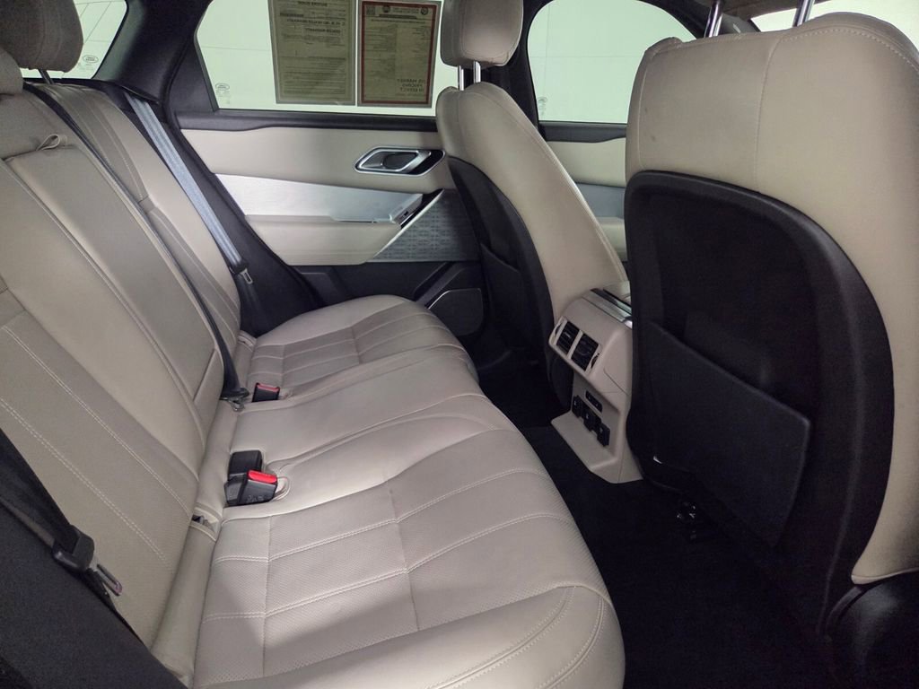 Used 2018 Land Rover Range Rover Velar R-Dynamic SE image 31