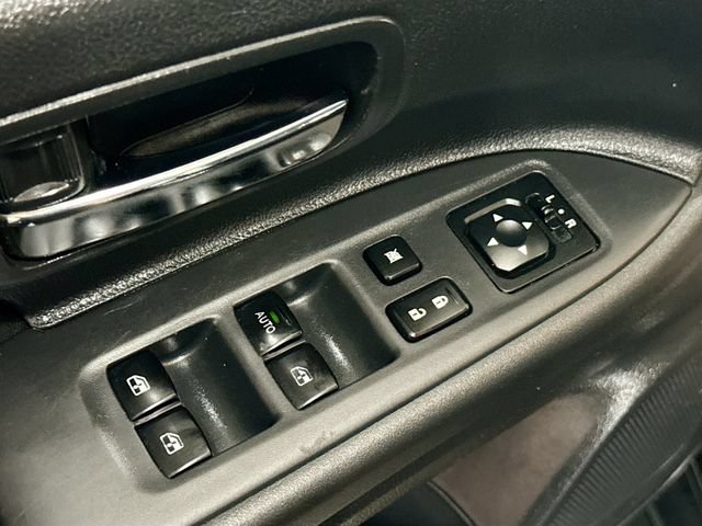 Used 2018 Mitsubishi Outlander ES FWD image 17