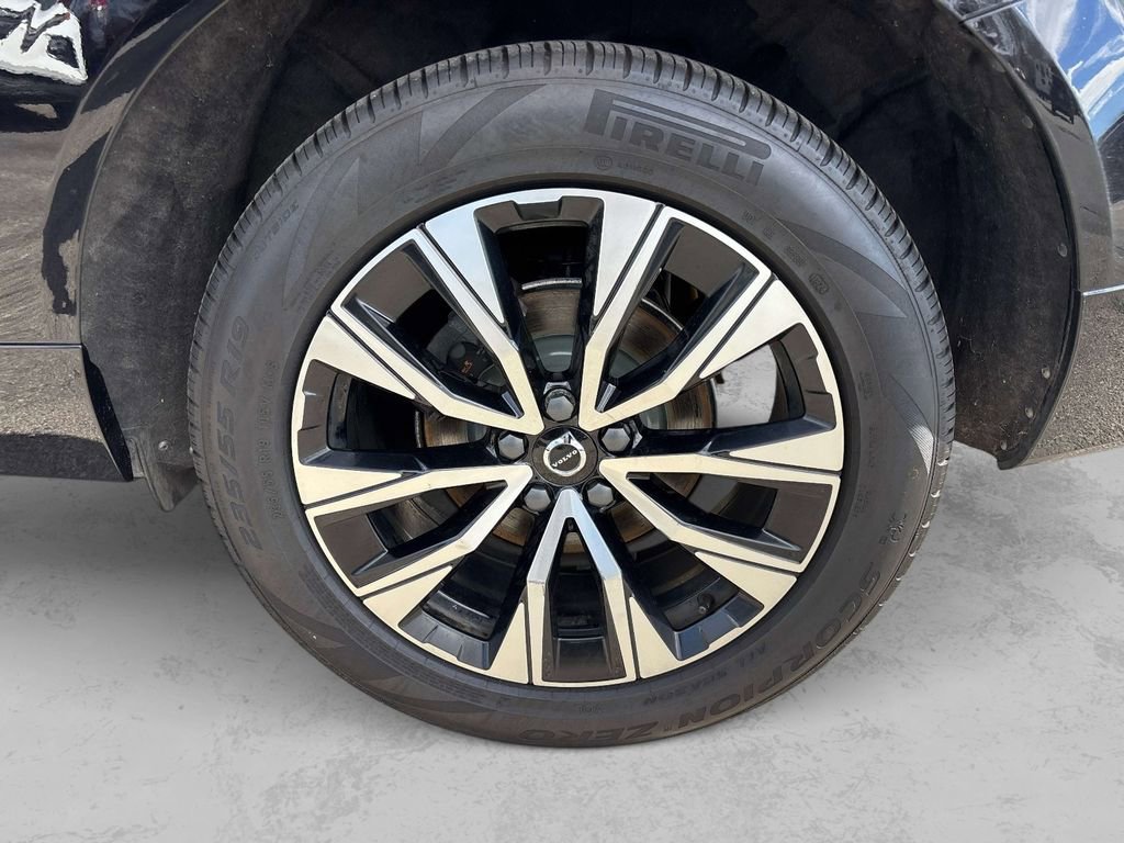Used 2024 Volvo XC60 B5 Core w/ Protection Package Premier image 29