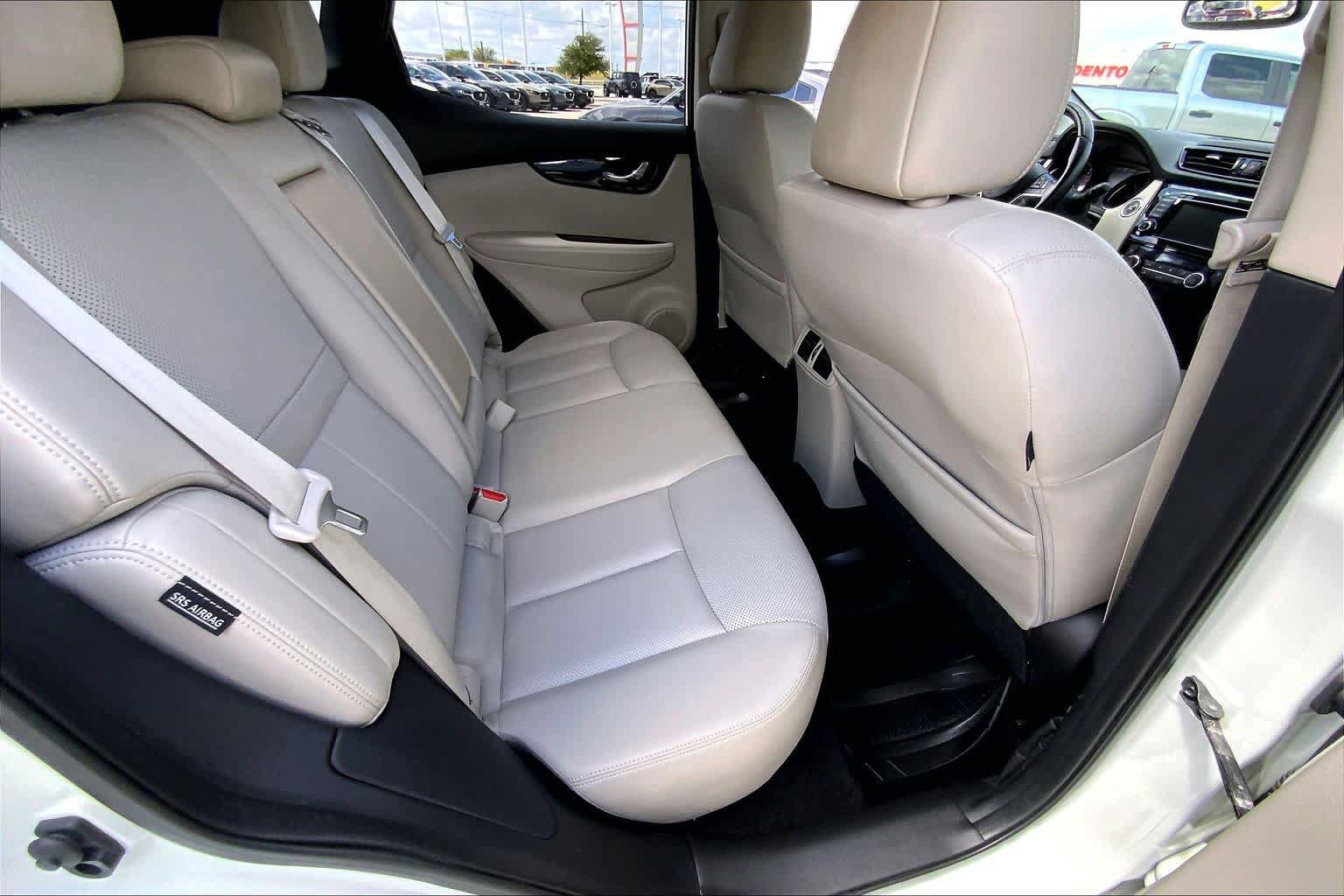 Used 2022 Nissan Rogue Sport SL w/ Premium Package FWD image 20