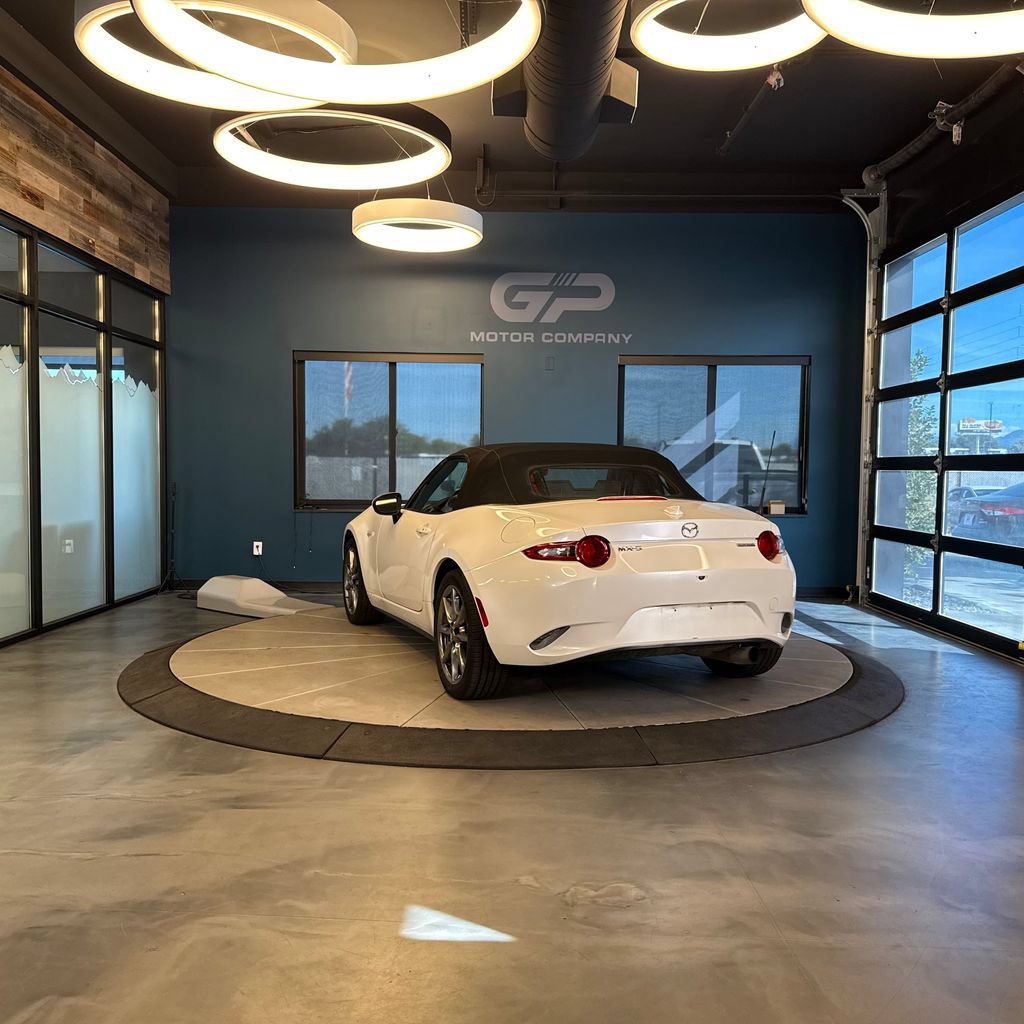 Used 2021 MAZDA MX-5 Miata Grand Touring RWD image 5
