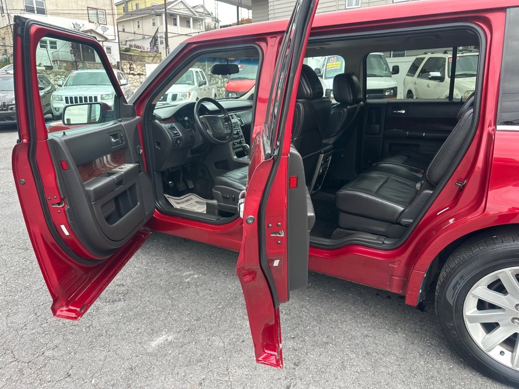 Used 2009 Ford Flex SEL image 2