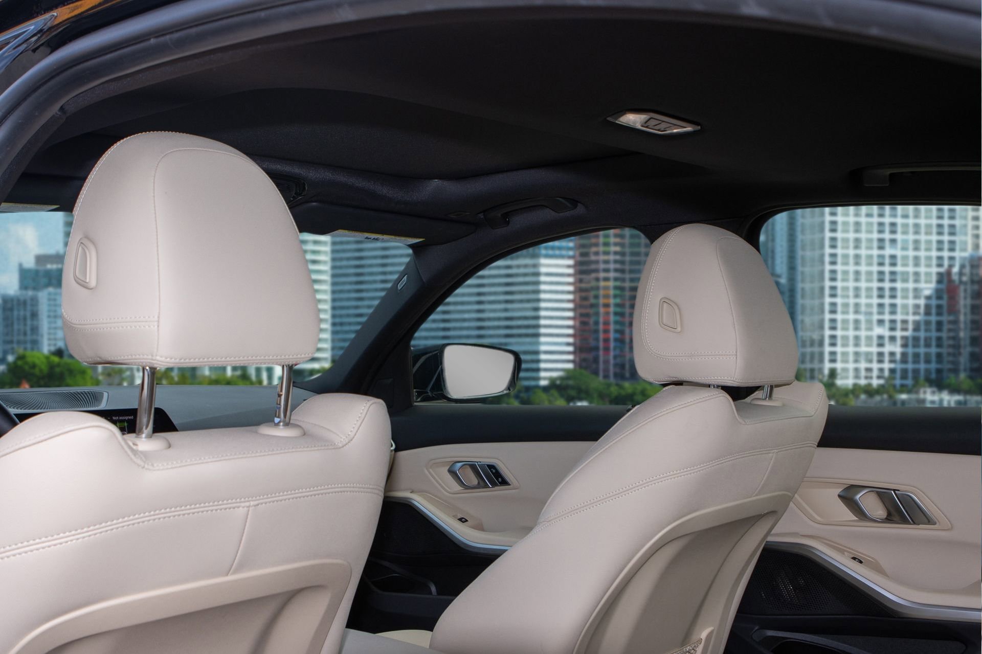 Used 2020 BMW 330i Sedan w/ Convenience Package image 17