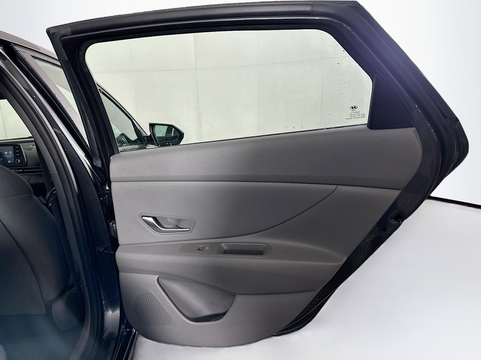 Used 2021 Hyundai Elantra SE image 27