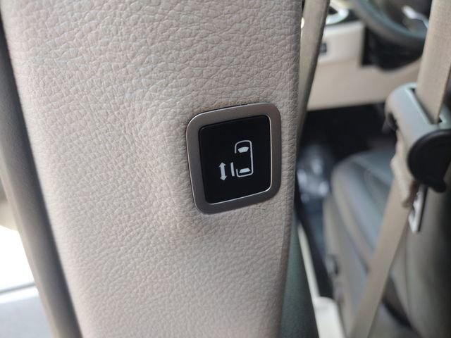 Used 2024 Chrysler Pacifica Touring-L FWD image 67