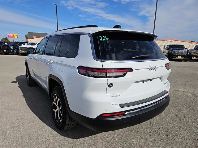 Used 2024 Jeep Grand Cherokee L Limited image 3