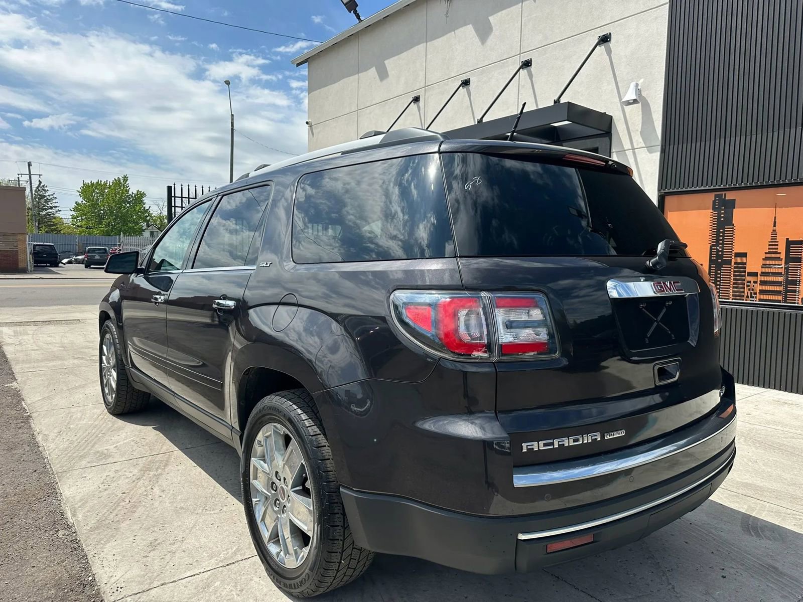 Used 2017 GMC Acadia Limited SLT AWD/4WD image 5
