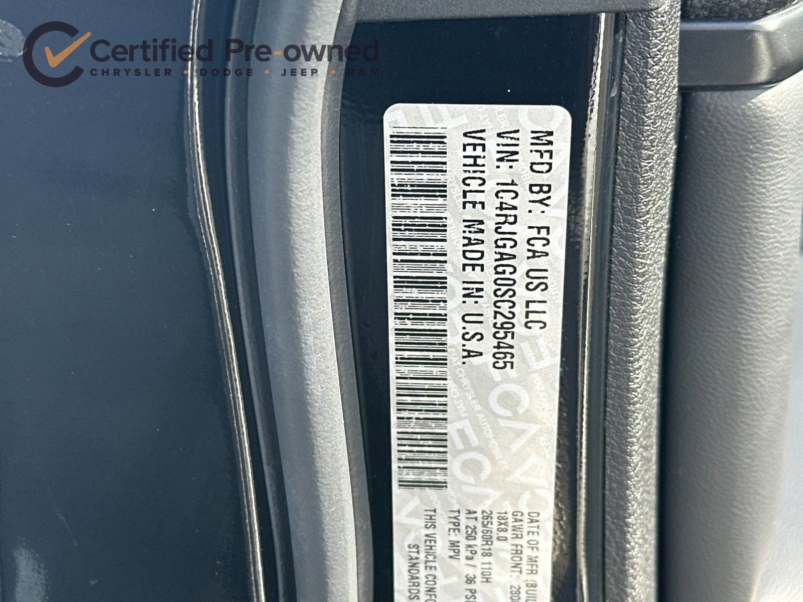 Certified 2025 Jeep Grand Cherokee Laredo X image 29