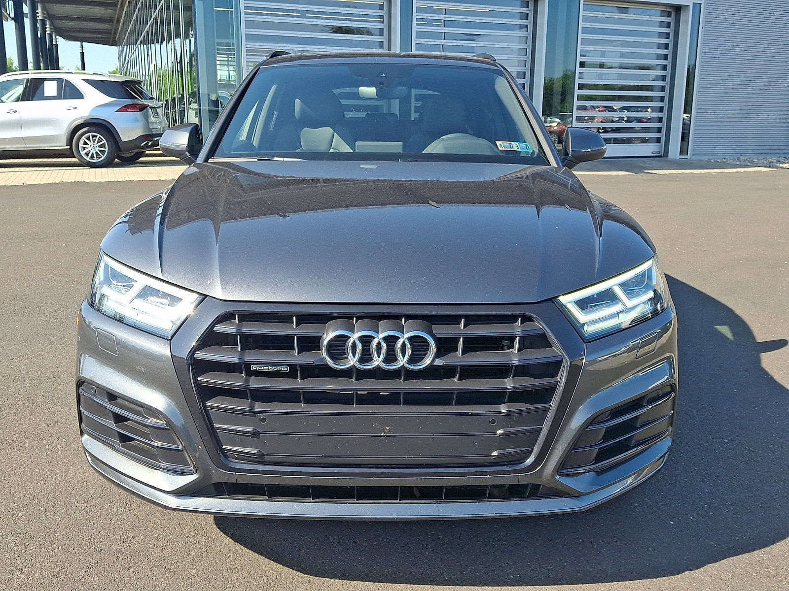 Used 2020 Audi Q5 2.0T Titanium Premium Plus w/ Premium Plus Package AWD/4WD image 2