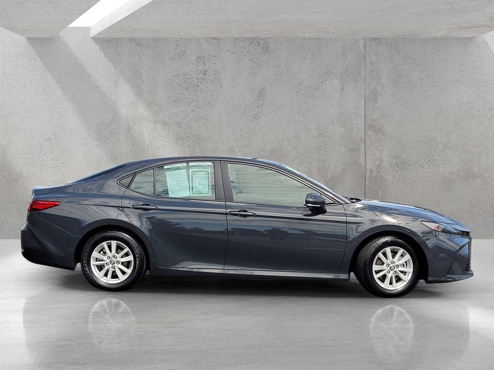 Used 2025 Toyota Camry LE image 3