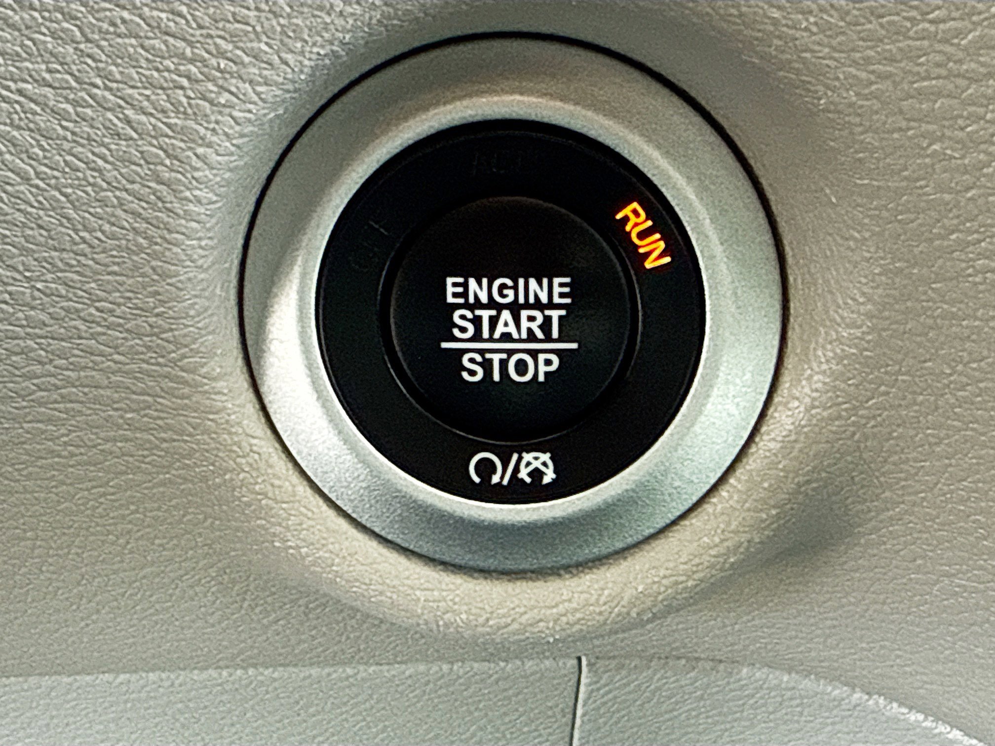 Used 2024 Chrysler Pacifica Touring-L FWD image 10