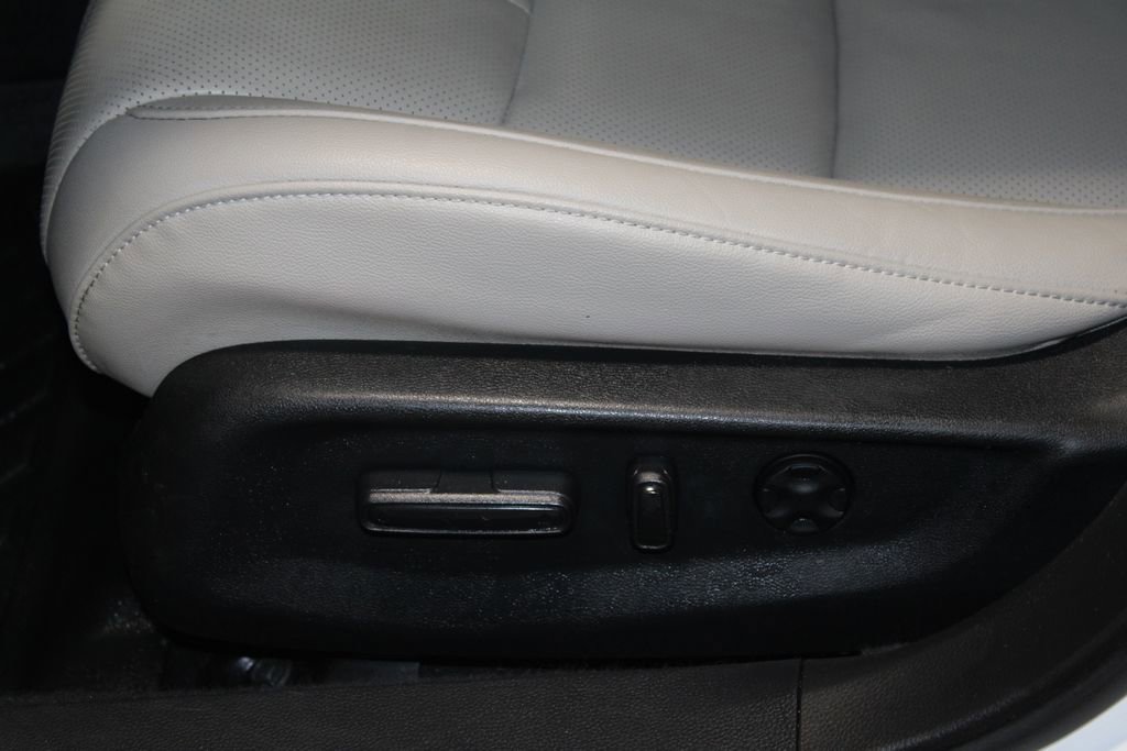 Used 2022 Honda Accord EX-L image 16