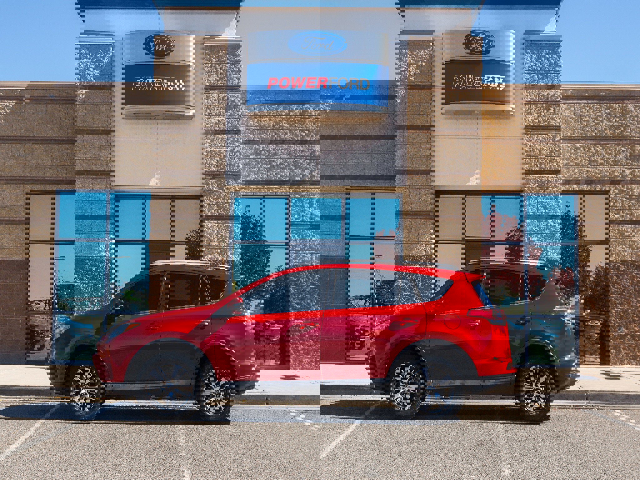 Used 2016 Toyota RAV4 XLE image 9