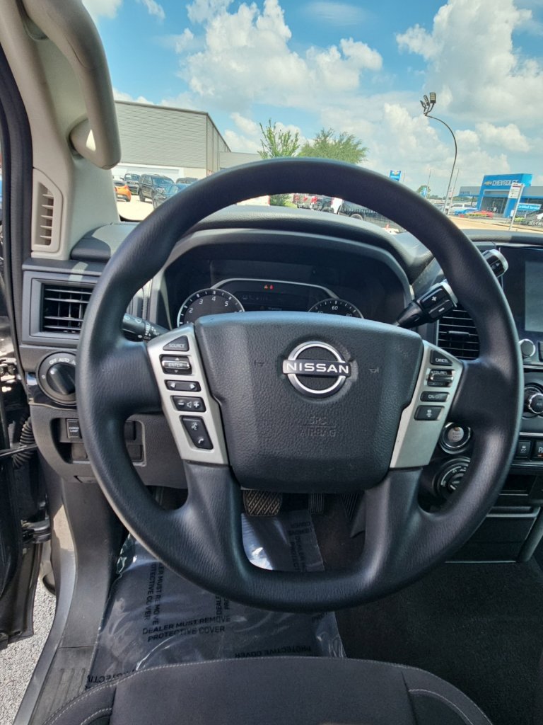 Used 2023 Nissan Titan SV AWD/4WD image 14