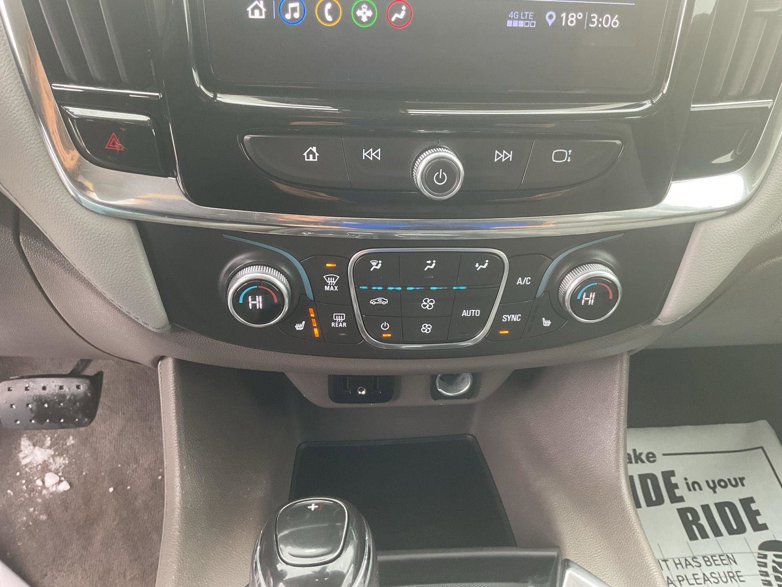 Used 2020 Chevrolet Traverse LT image 13