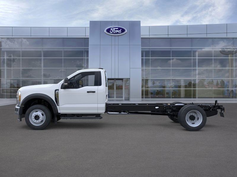 New 2025 Ford F550 4x4 Regular Cab Super Duty image 3