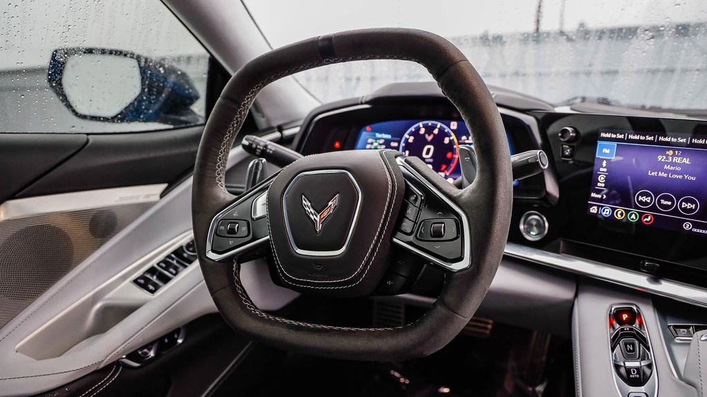 Used 2021 Chevrolet Corvette Stingray Premium Conv w/ Z51 Performance Package image 18