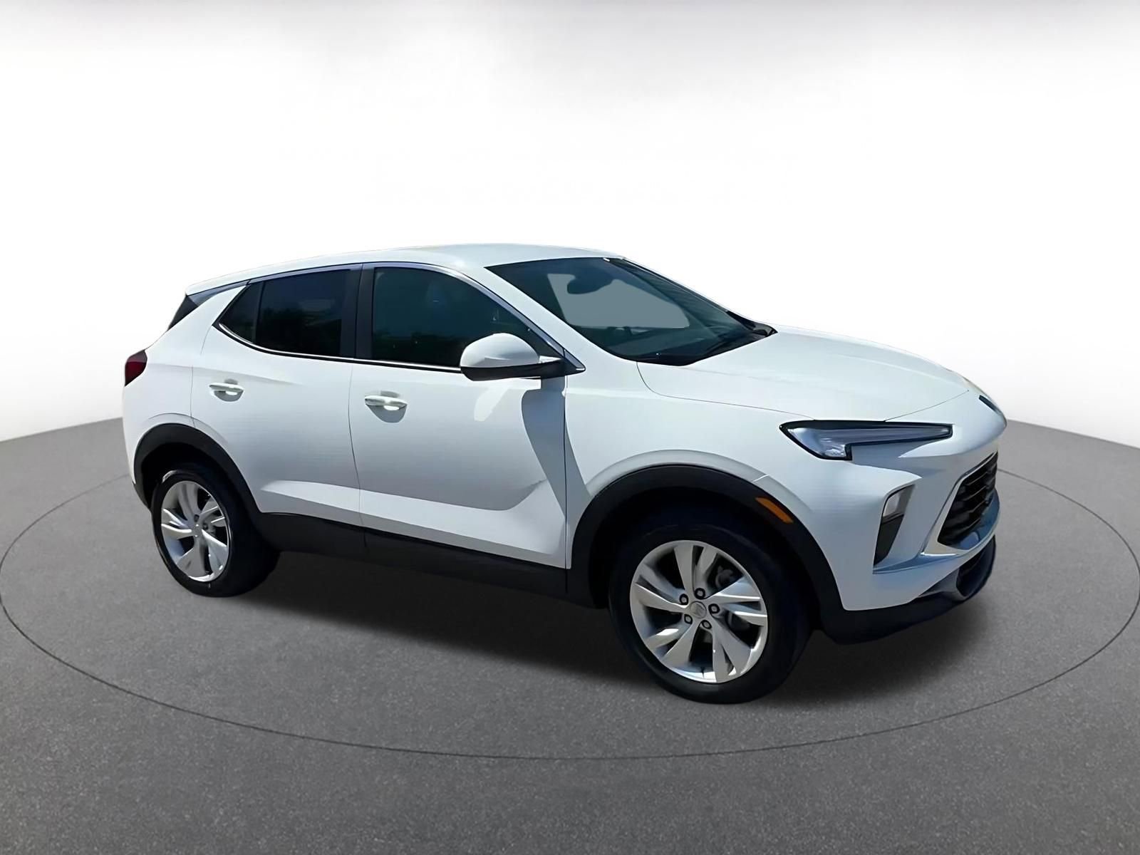 Used 2025 Buick Encore GX Preferred image 2