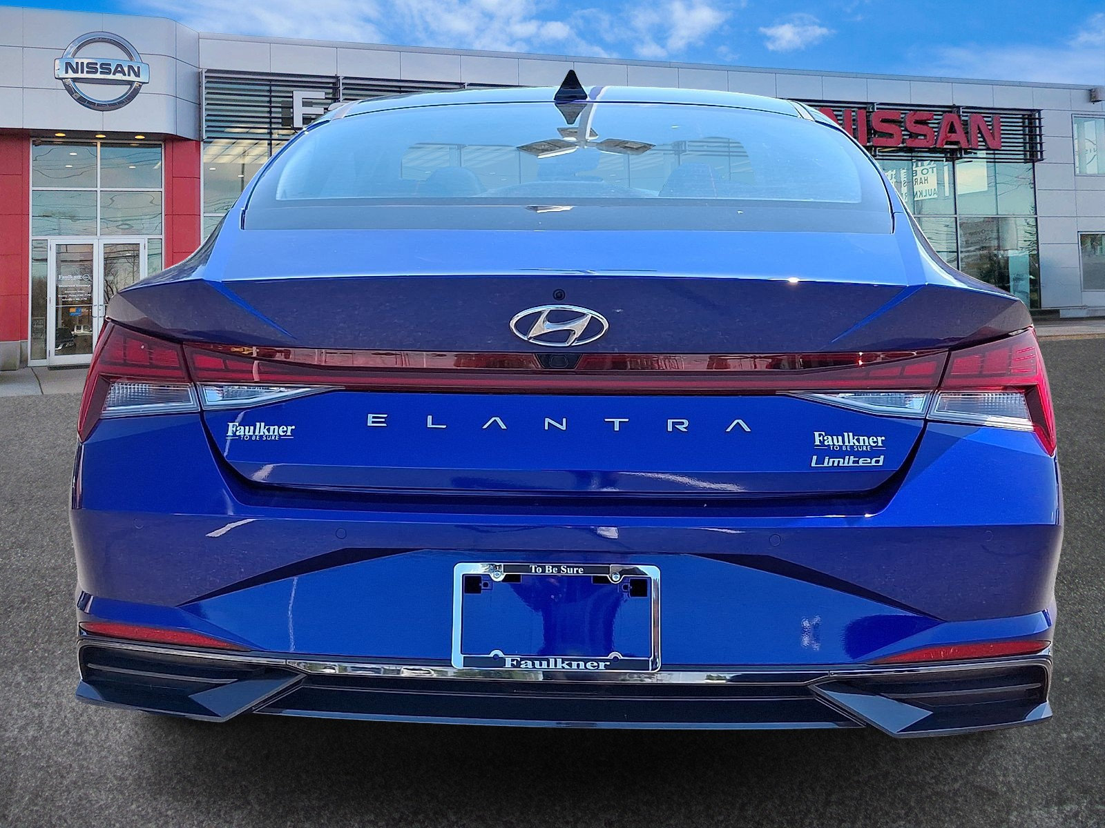 Used 2023 Hyundai Elantra Limited FWD image 5