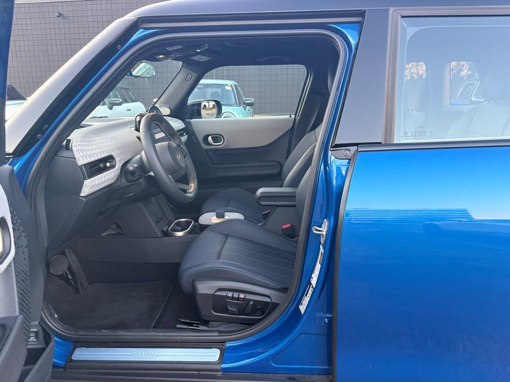 Used 2025 MINI Cooper S image 31