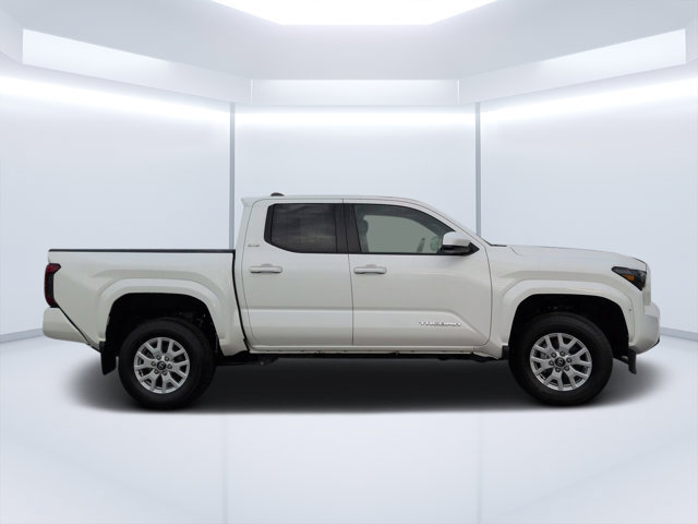 Used 2026 Toyota Tacoma SR5 RWD image 2