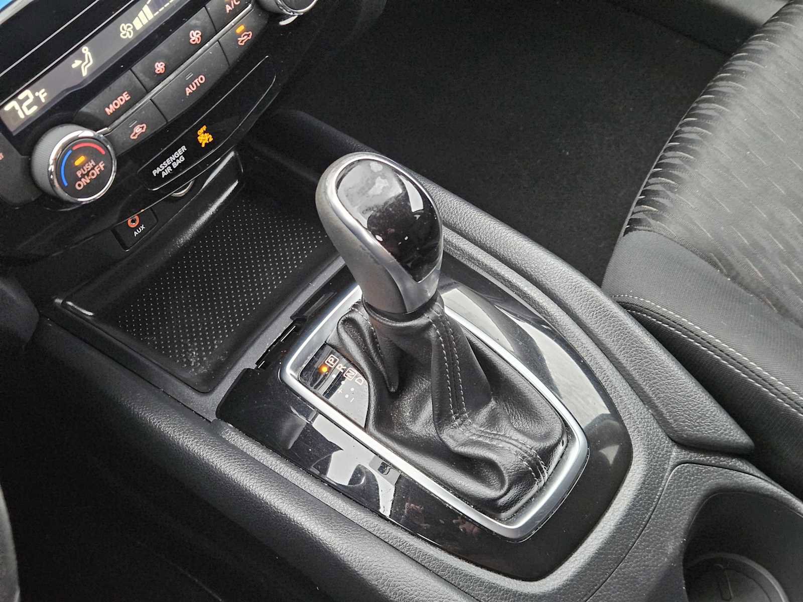 Used 2017 Nissan Rogue SV w/ SV Premium Package FWD image 20