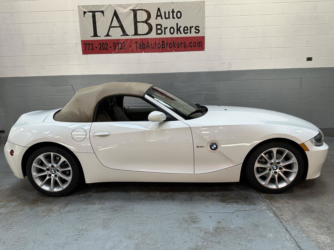 Used 2007 BMW Z4 3.0i RWD image 9