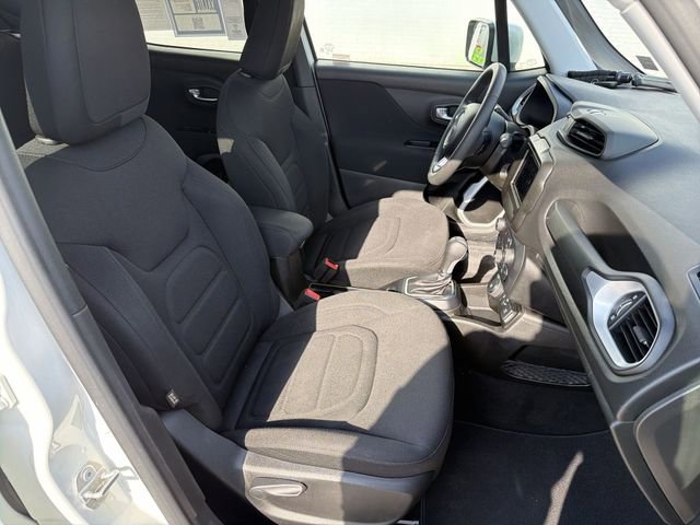 Used 2021 Jeep Renegade Latitude AWD/4WD image 25