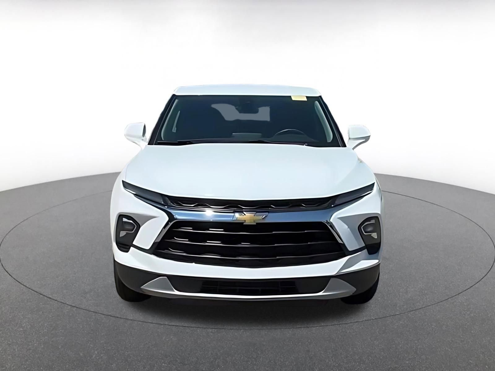 Used 2025 Chevrolet Blazer LT FWD image 4
