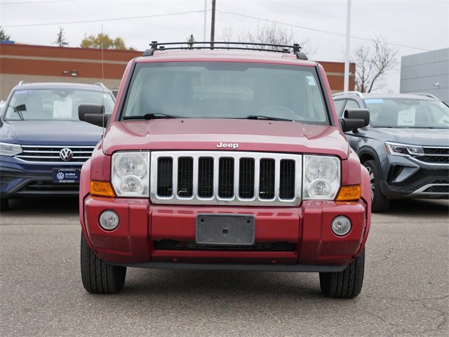 Used 2010 Jeep Commander Sport image 2