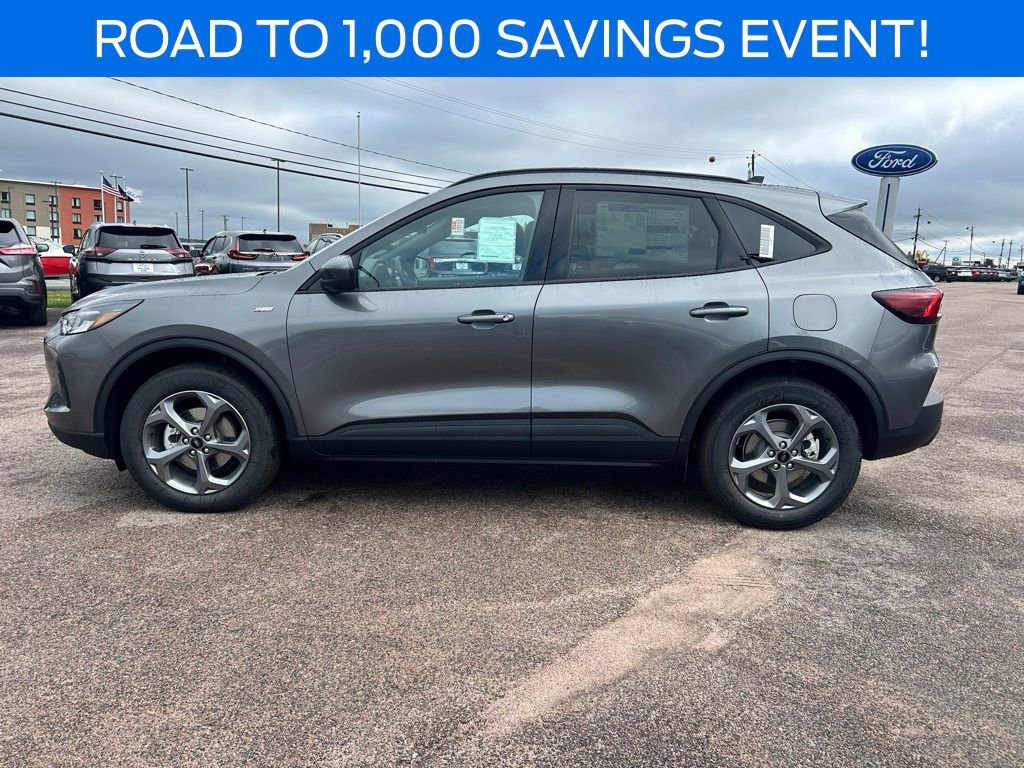 New 2025 Ford Escape ST-Line Elite w/ Class II Trailer Tow Package image 3