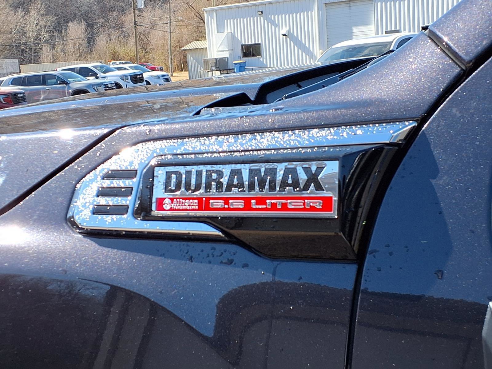 Used 2024 GMC Sierra 3500 SLT w/ SLT Premium Package image 5