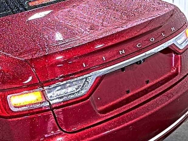 Used 2019 Lincoln Continental Reserve image 16