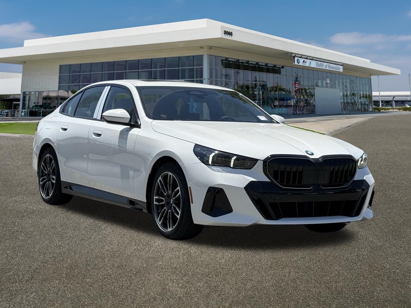 New 2027 BMW 530i RWD image 2