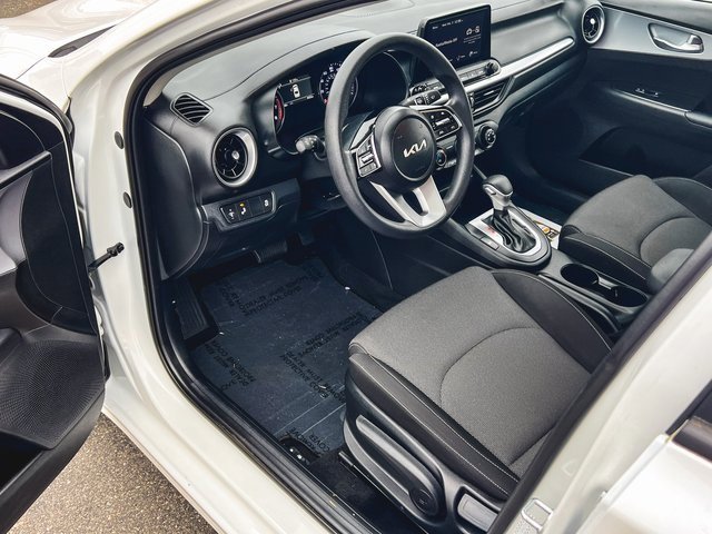 Used 2023 Kia Forte LXS w/ LXS Technology Package image 11