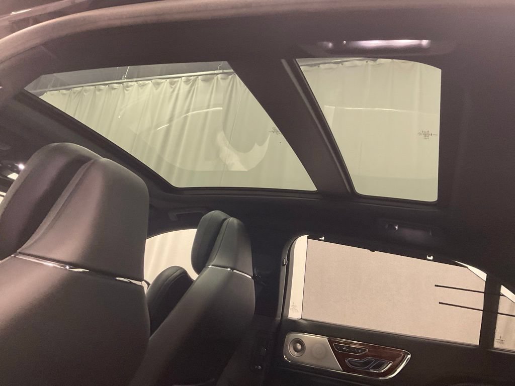 Used 2017 Lincoln Continental Reserve w/ Luxury Package AWD/4WD image 10