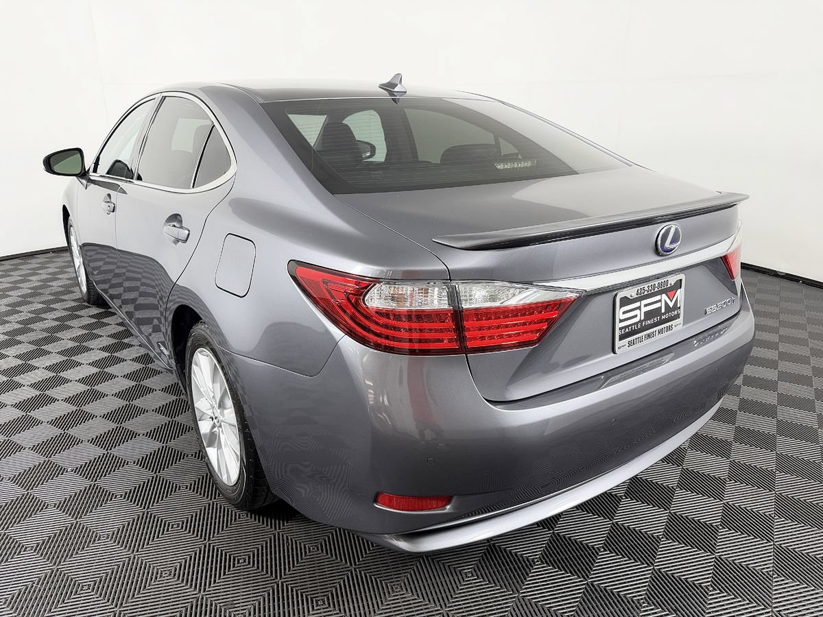 Used 2014 Lexus ES 300h w/ Luxury Package w/Bamboo Trim FWD image 15