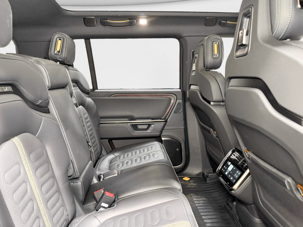 Used 2025 Rivian R1S Adventure AWD/4WD image 21