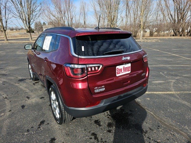Used 2022 Jeep Compass Latitude image 3