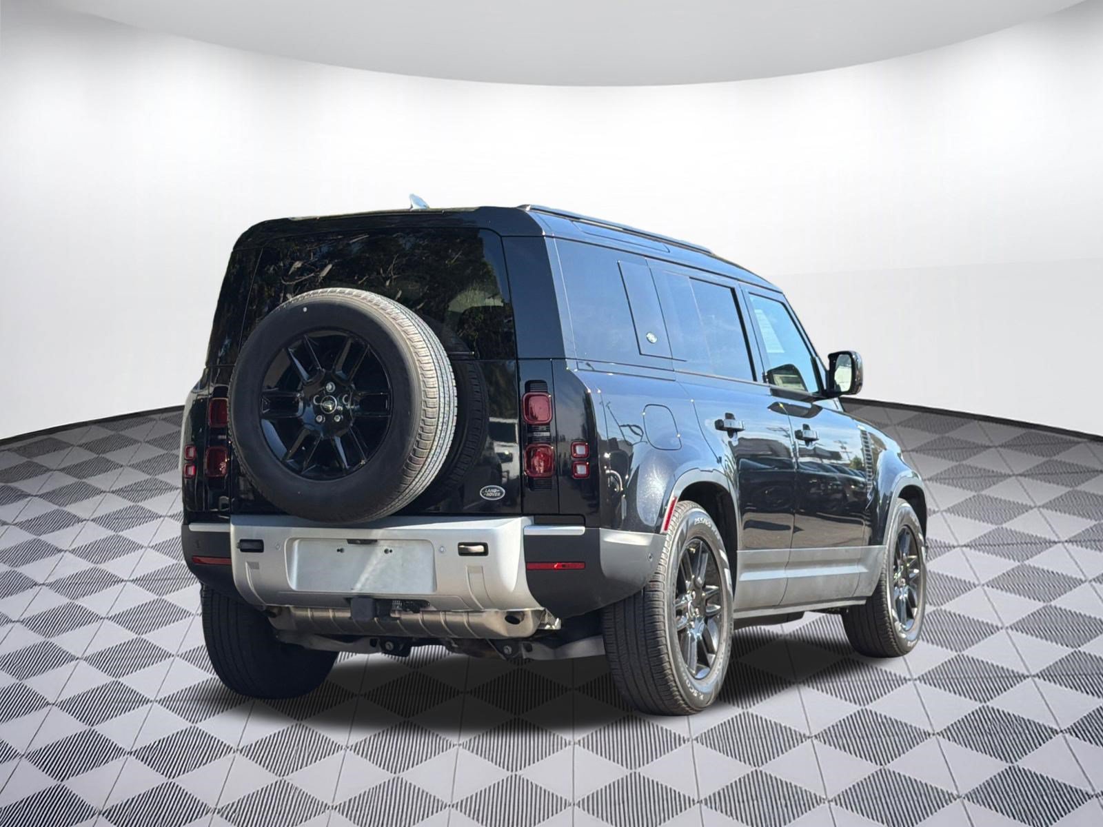 Used 2023 Land Rover Defender 110 S AWD/4WD image 8