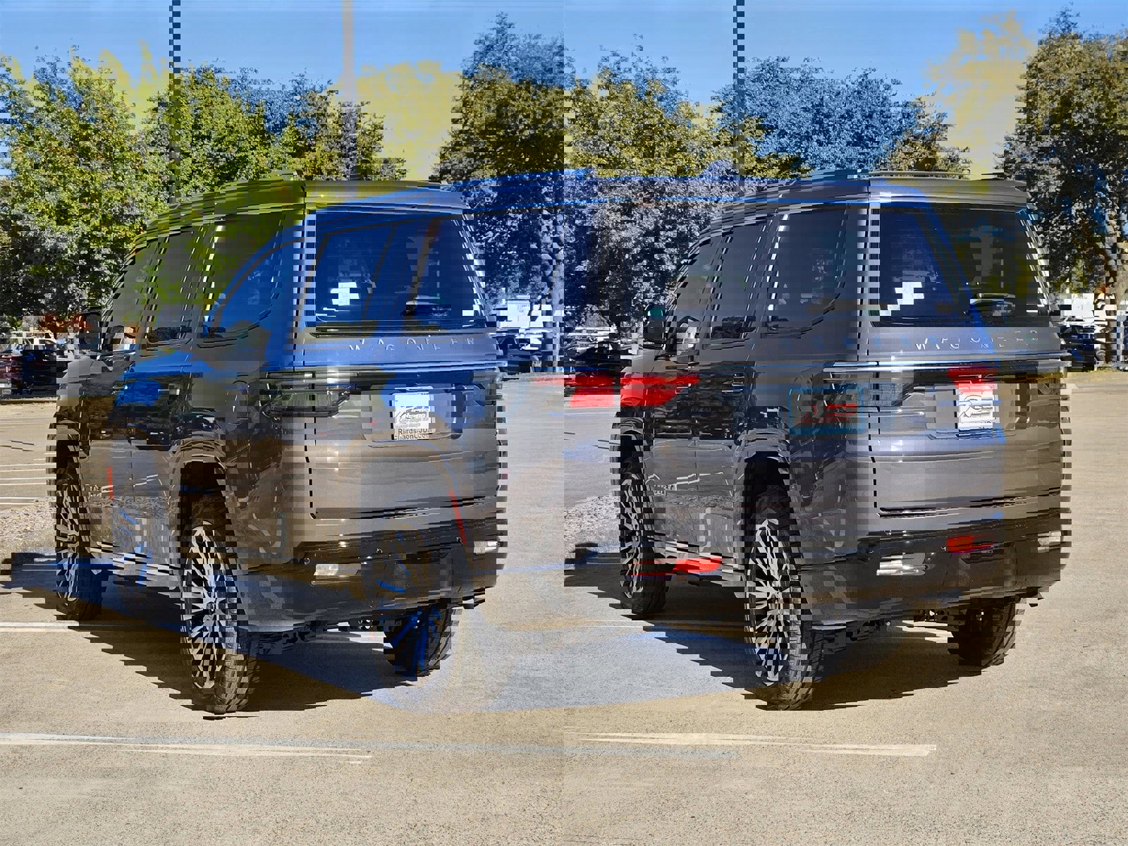 New 2025 Jeep Wagoneer Series II image 6