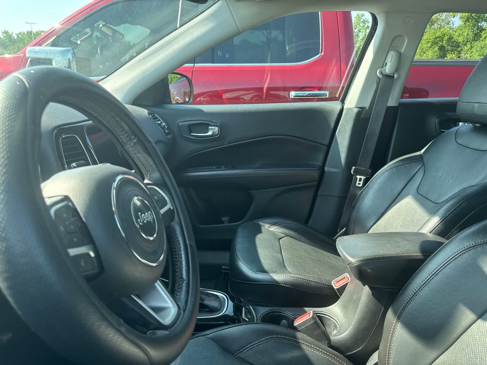 Used 2019 Jeep Compass Limited AWD/4WD image 32